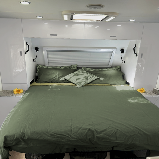 Reversible Retreat Set – All-in-One Zip-On Caravan Bedding Set Reversible & Easy Bed-Making