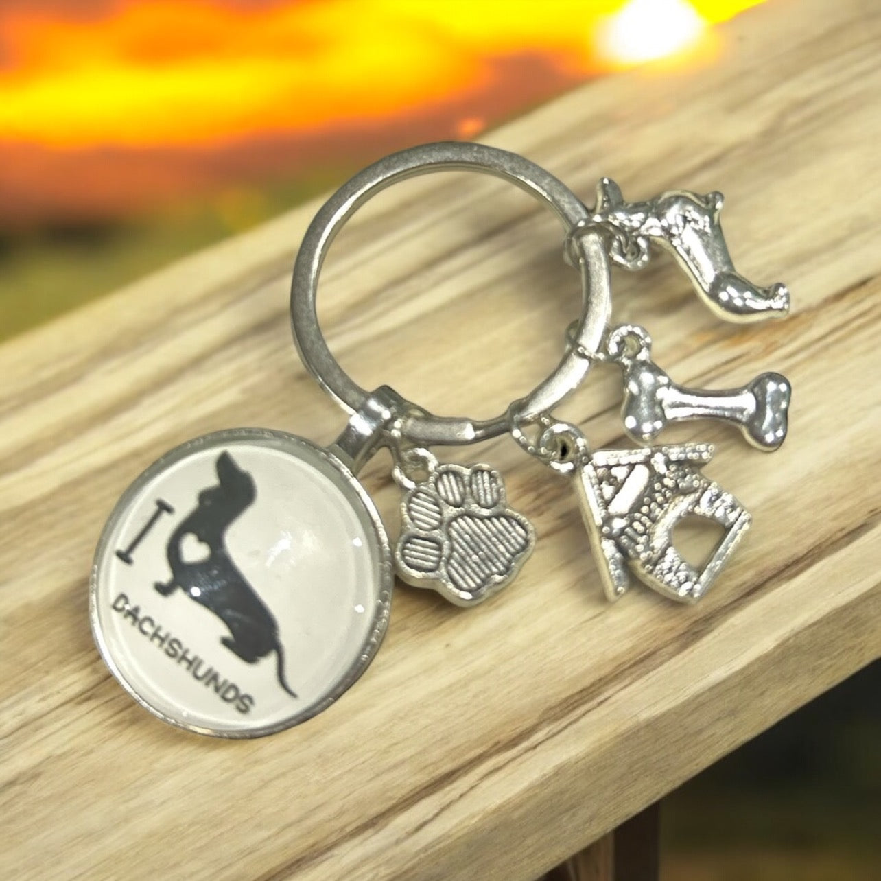 Charming Dachshund Key Ring: Celebrate Your Love for Pups!