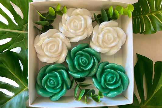 Elegant Rose-Shaped Soaps: A Floral Delight in Emerald and White!