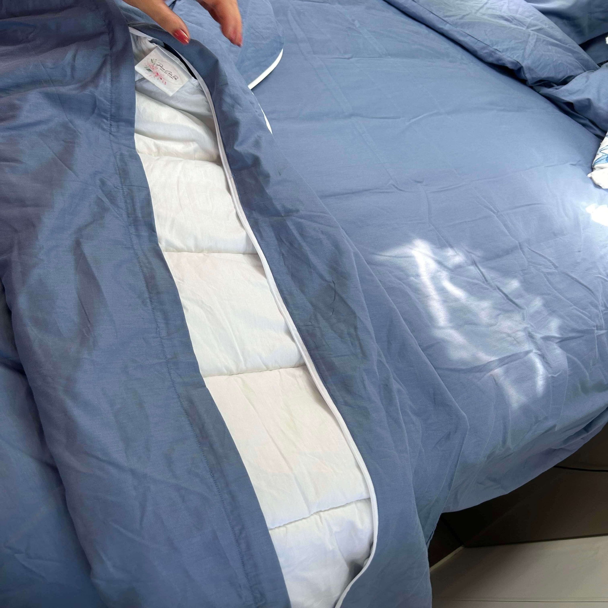 Caravan Bedding Unzipped Zipper to show Doona inside of our doona cover 